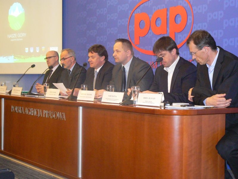 Konferencja prasowa dotycząca Prywatyzacji PKL przez Konsorcjum czterech Gmin oraz spółkę Tatry Mountain Resorts S.A.