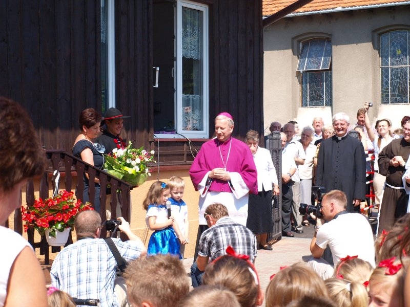 Uroczystość nadania imienia ks. Jana Hojdysa dla Przedszkola w Międzybrodziu Żywieckim