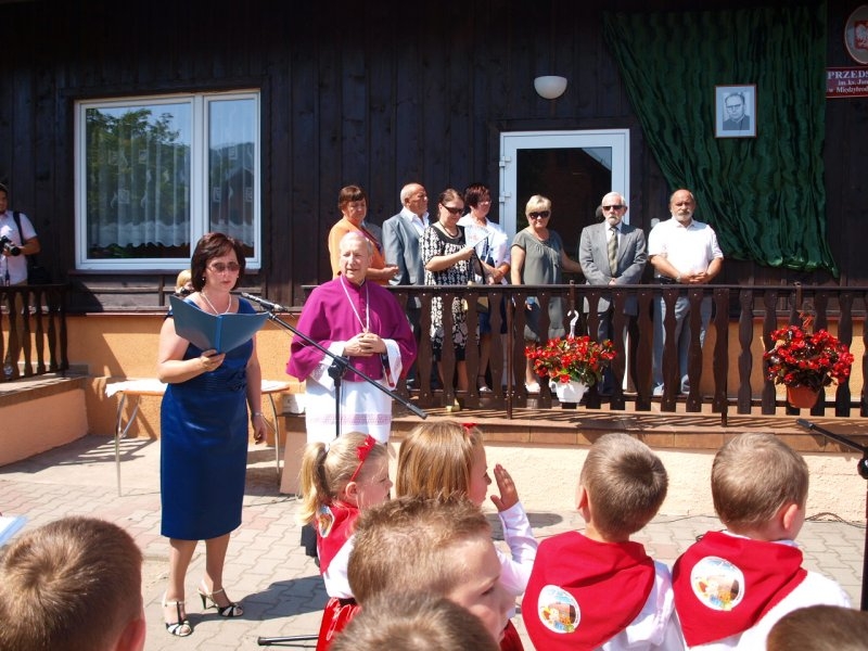 Uroczystość nadania imienia ks. Jana Hojdysa dla Przedszkola w Międzybrodziu Żywieckim