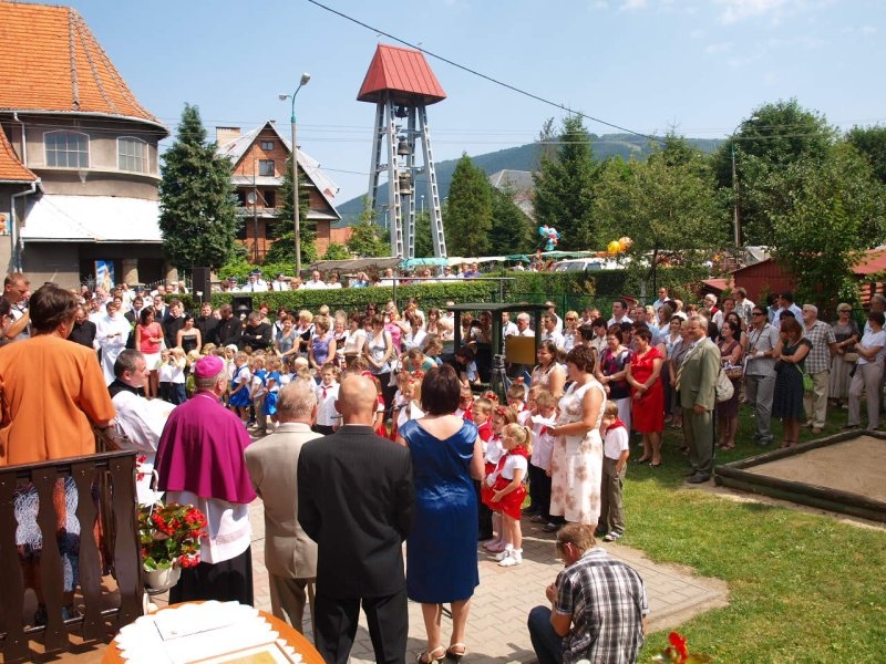 Uroczystość nadania imienia ks. Jana Hojdysa dla Przedszkola w Międzybrodziu Żywieckim