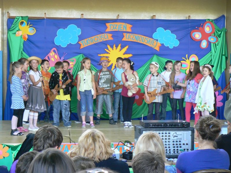 Dzień Twórczości Uczniowskiej Młodych Talentów w Międzybrodziu Bialskim